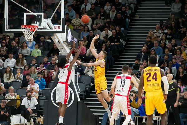 Wat is de impact van sociale media op sporters?